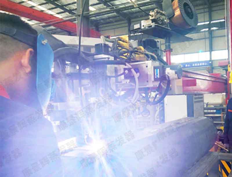 全自動(dòng)環(huán)縱縫一體焊機(jī)